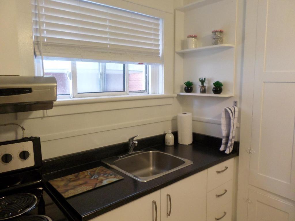 Beautiful, Clean, Quiet 2 Br-In Downtown Ottawa. Parking, Wifi And Netflix Included Exterior foto